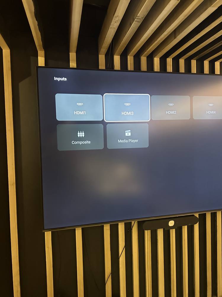 Hisense inputs screen with HDMI3 selected