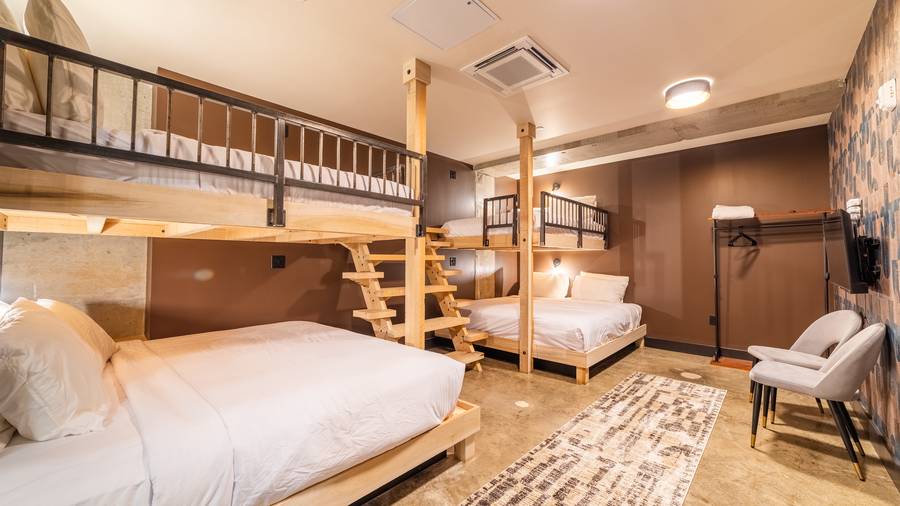 Inside Justify (B01)